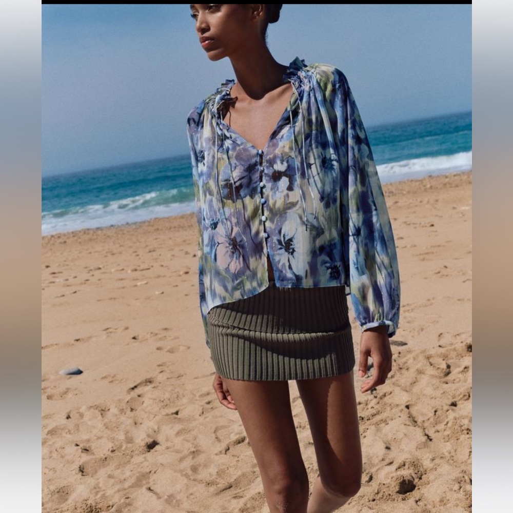 NWT Printed shirt with metallic thread